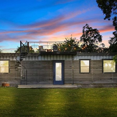 The Woods- Container Tiny House 12 Min To Magnolia/Baylor/Downtown Villa Bellmead Bagian luar foto