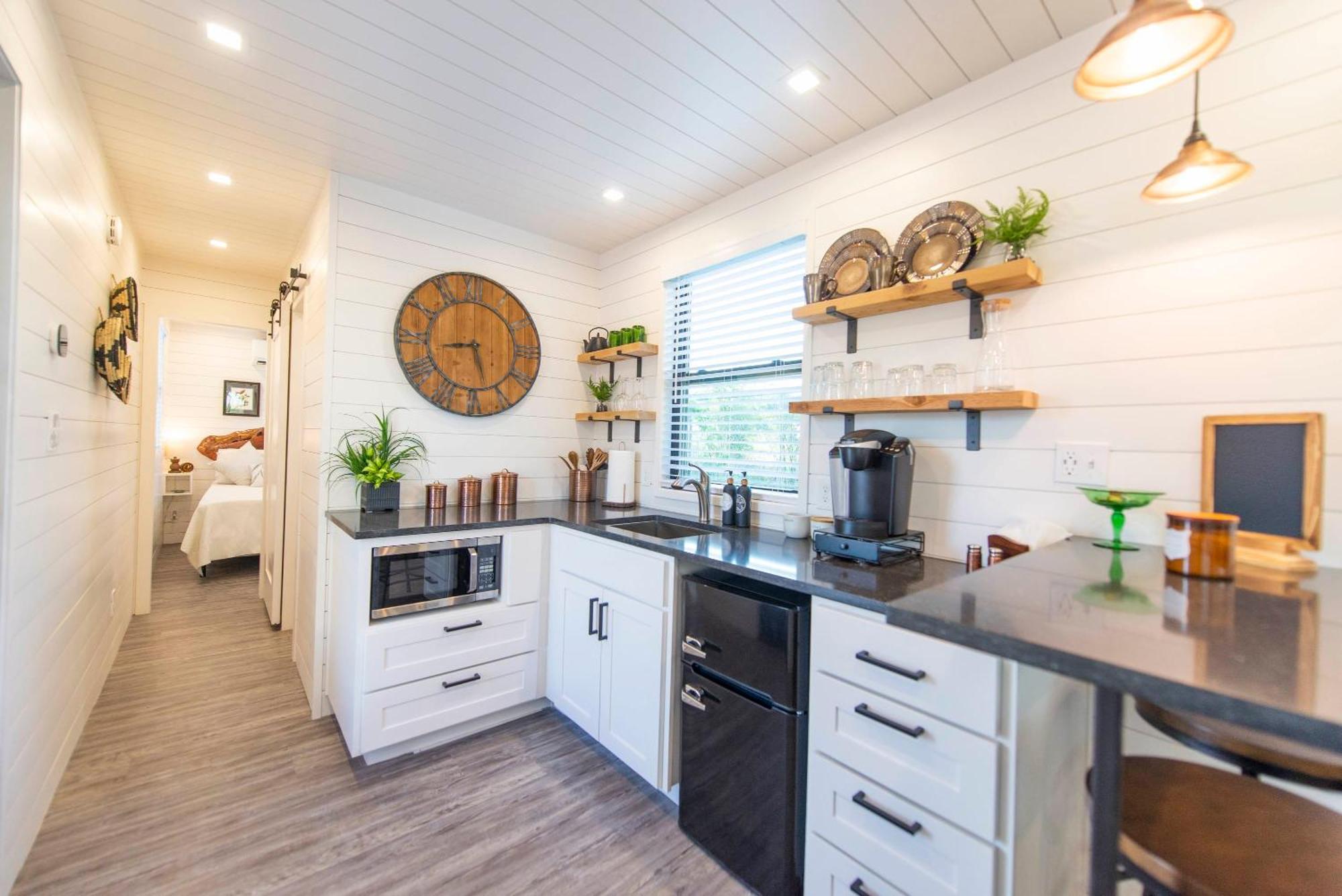 The Woods- Container Tiny House 12 Min To Magnolia/Baylor/Downtown Villa Bellmead Bagian luar foto