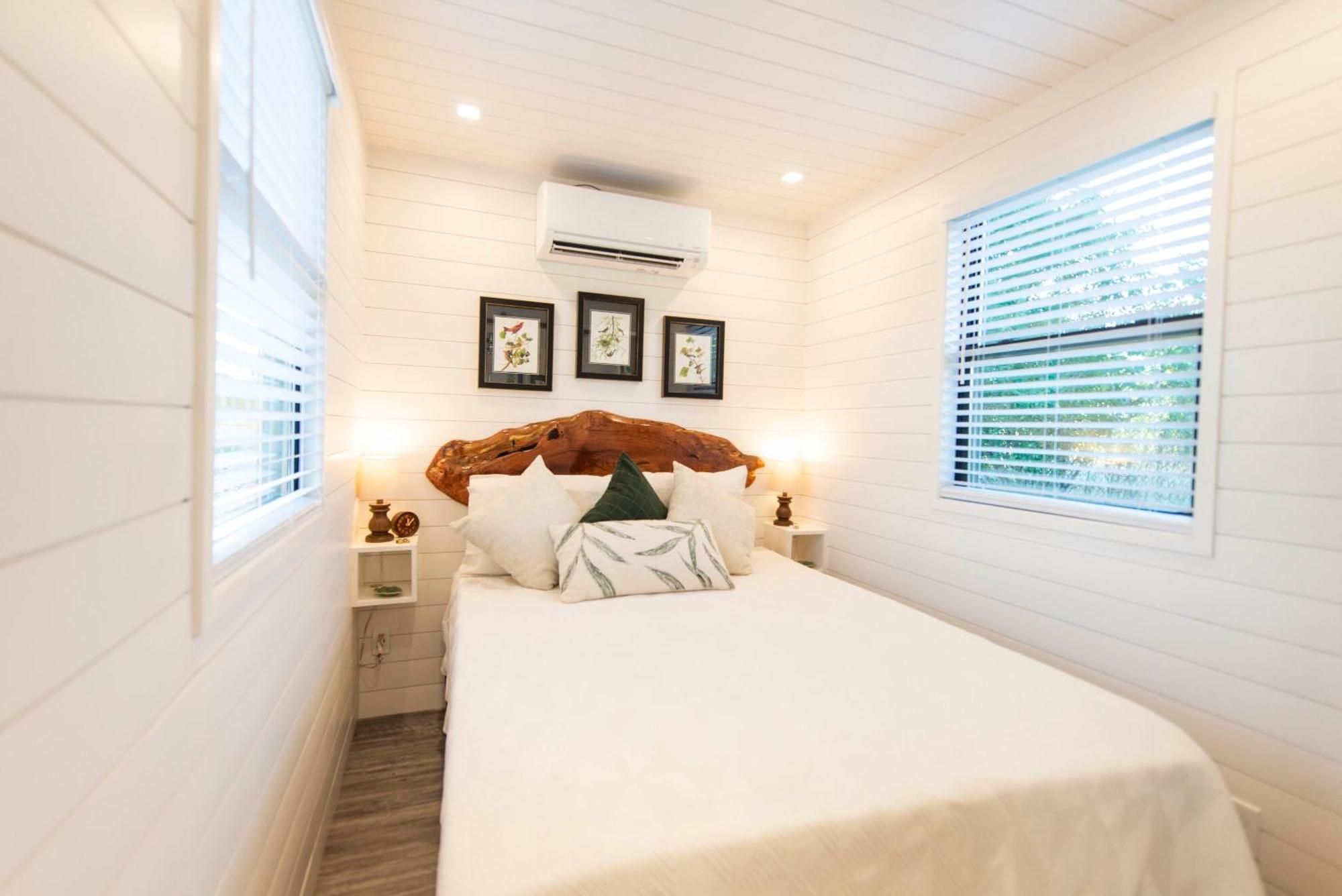 The Woods- Container Tiny House 12 Min To Magnolia/Baylor/Downtown Villa Bellmead Bagian luar foto