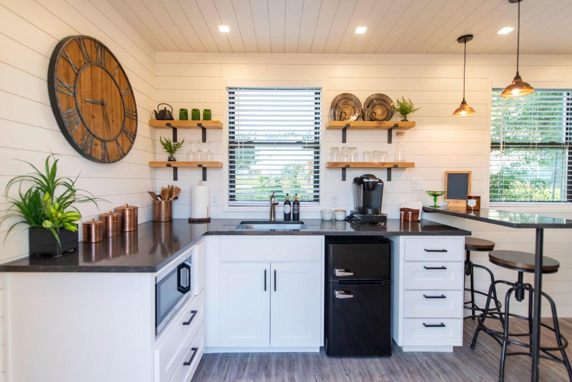 The Woods- Container Tiny House 12 Min To Magnolia/Baylor/Downtown Villa Bellmead Bagian luar foto